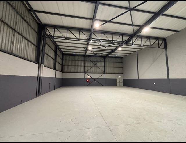 519M² WAREHOUSE TO LET IN STIKLAND INDUSTRIAL